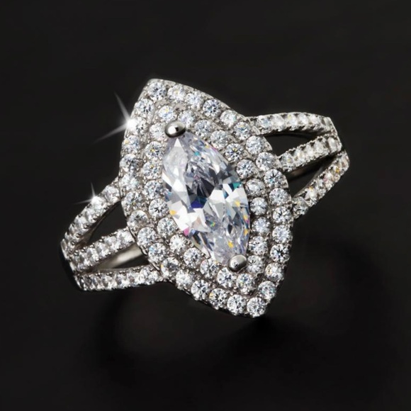 Jewelry - MIRADOR MARQUISE RING